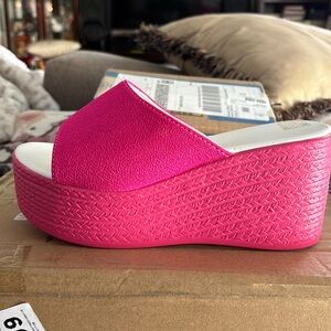 Bought these platform shoes for my daughter for prom more like a magenta pink